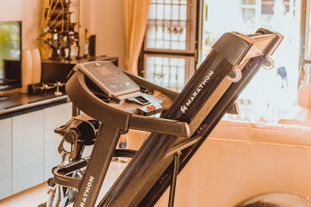 pemanasan di treadmill gym